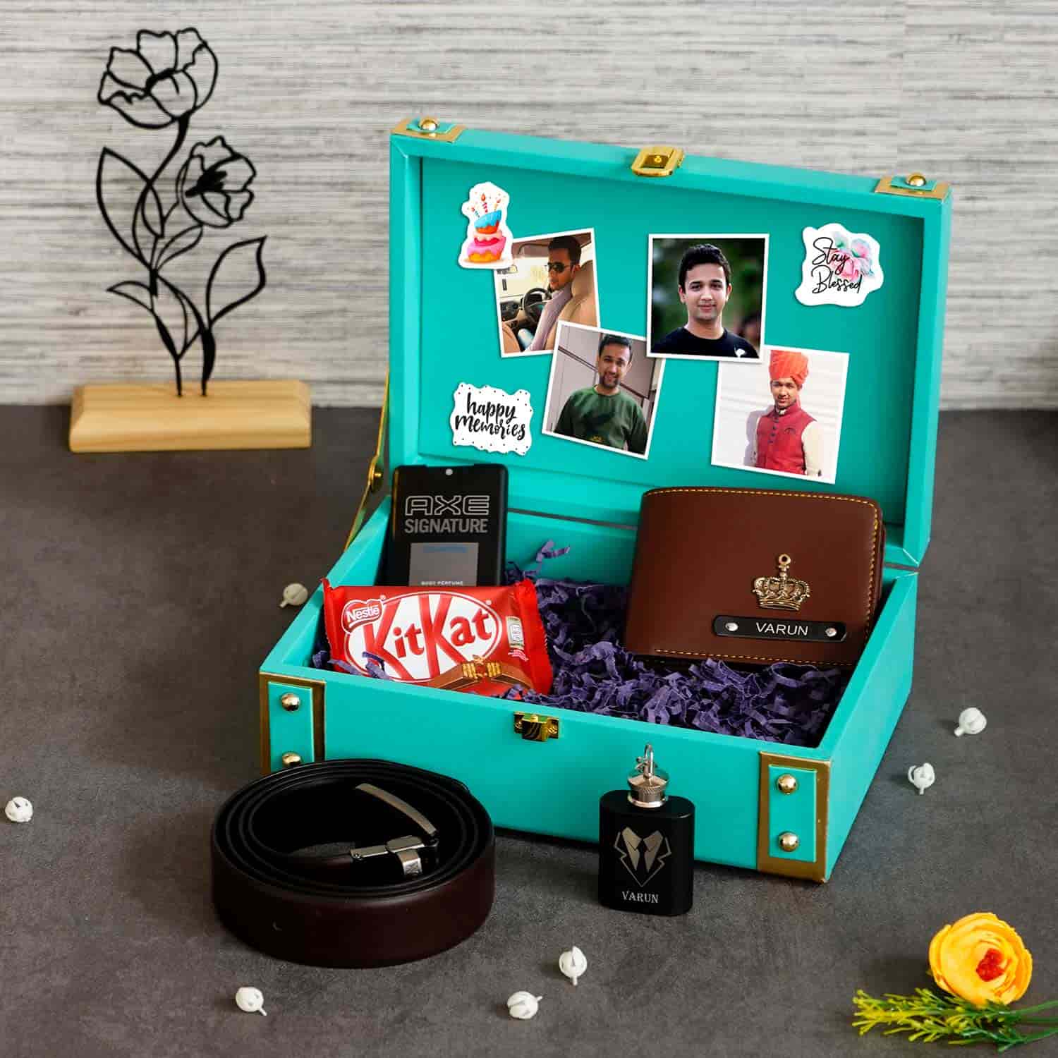 Buy Personalised gifts I Order online for Customised chocolate gift box For  Your Wedding Anniversary at Rs 749.00 | Personalized Photo Gifts | ID:  2852528920088