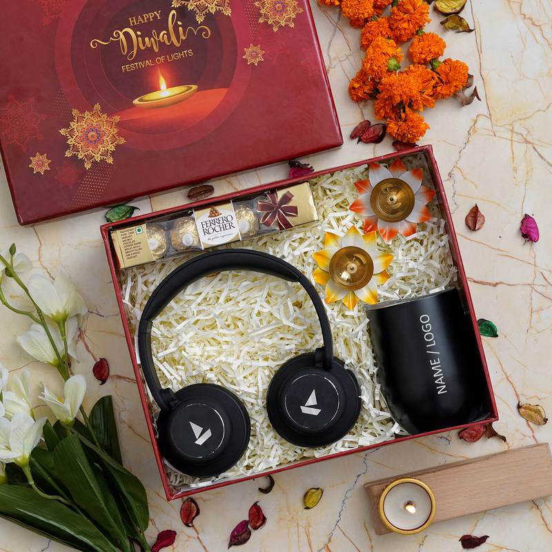 Diwali Gift Ideas : दिवाली के खास मौके अपनों को दें ये गिफ्ट, खुशी से खिल उठेंगे चेहरे
