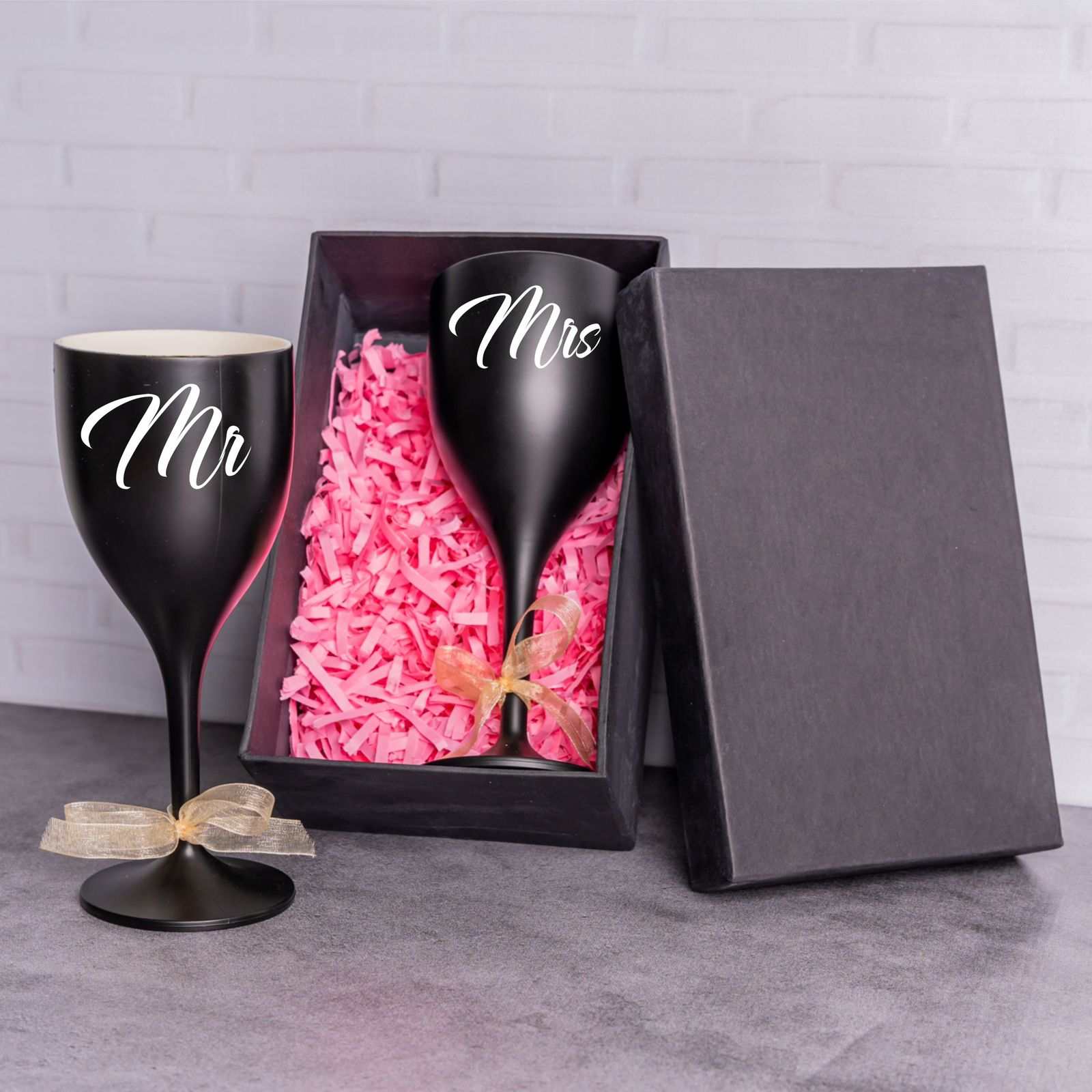 Enamel Crystal Wine Glass Decanter Set Creative Wine Tall Glass Premium  Wedding Gift Box - China Glass Bottle and Tableware price |  Made-in-China.com