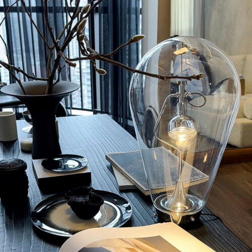 Vintage-inspired table lamp